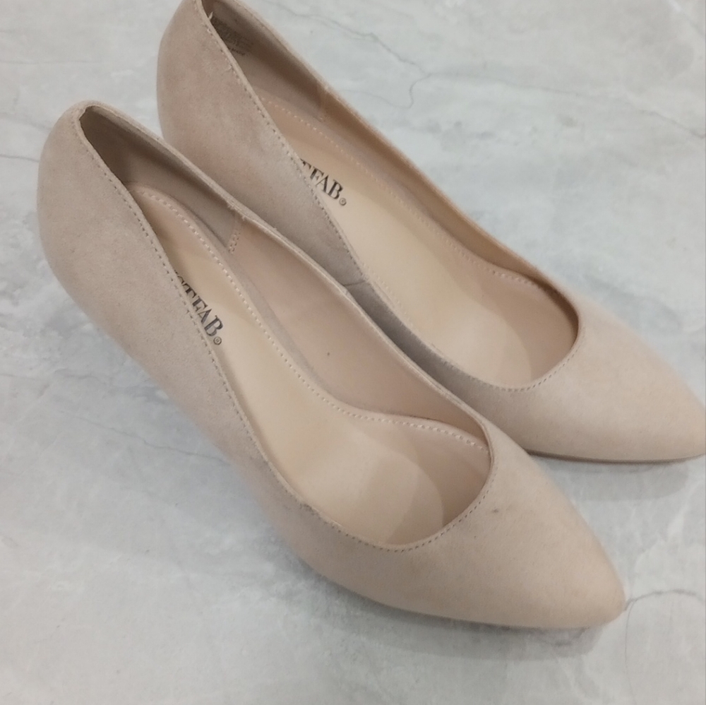 Woman's shoes